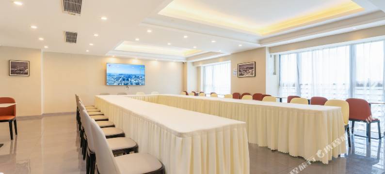 伯瑞湾滨江酒店公寓(珠海华发商都和环宇城店)图片
