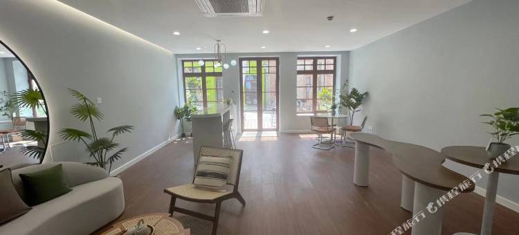 城之南海之角·种花小筑里院民宿(中山路栈桥店)图片