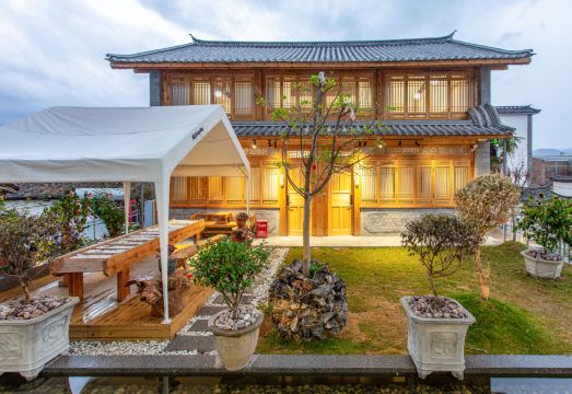 洱源牛街森林温泉民宿外景图