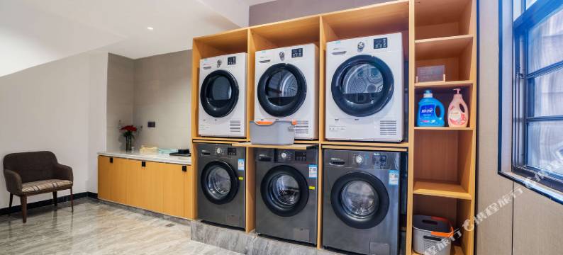 弥勒芭提缦居酒店(湖泉生态园店)图片