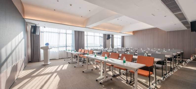 广州白云广花一路亚朵酒店图片