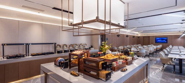 西安曲江大唐不夜城亚朵酒店图片