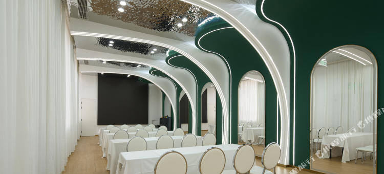 SFEEL设计师酒店(太原火车站朝阳街店)图片