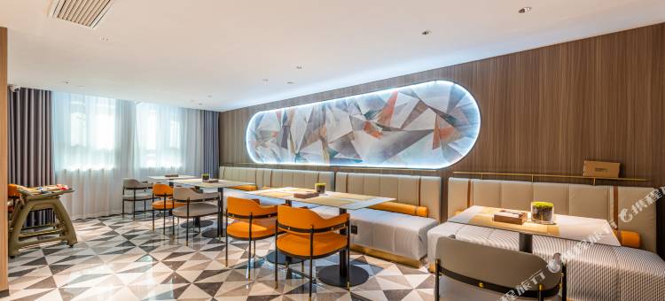 柏曼酒店(博乐海西国际广场店)图片