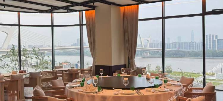 宁波老外滩文创港等风来酒店图片