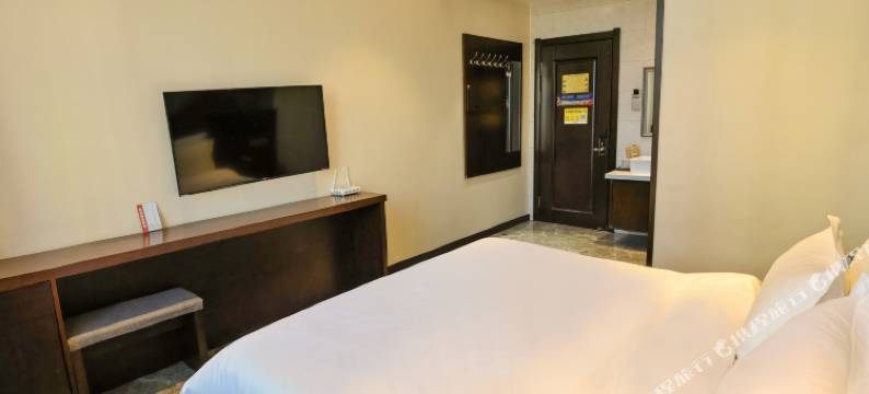 集贤学府酒店(福利屯站店)图片