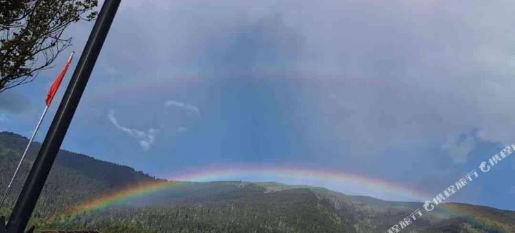 林芝凌云客精品酒店图片