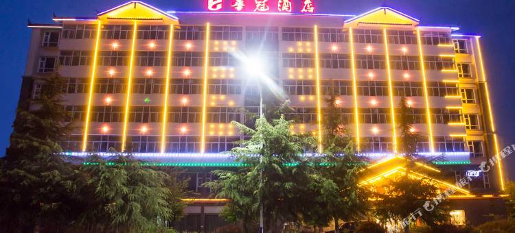 玉龙华冠酒店(丽江高铁站店)图片