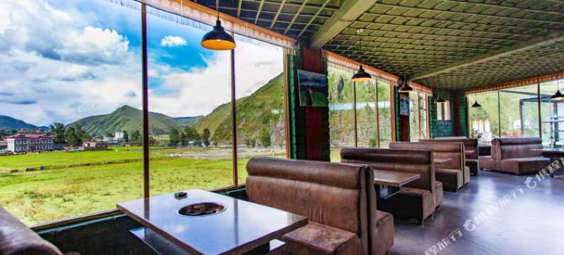康定梵音阿缦艺术酒店图片
