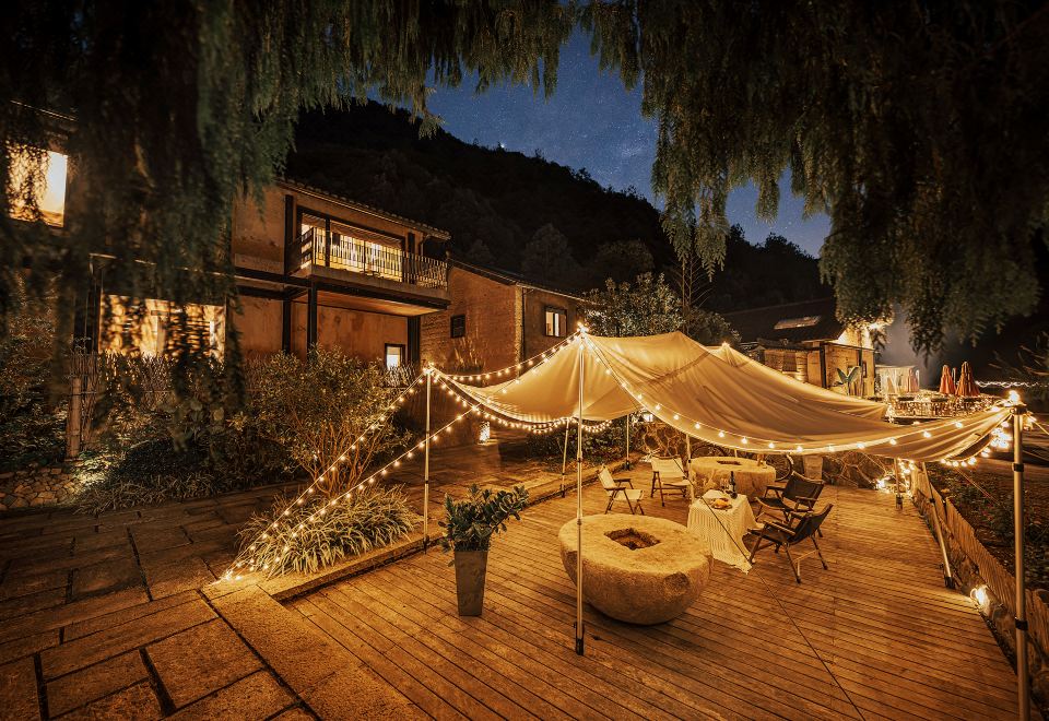 桐庐开满山野民宿外景图