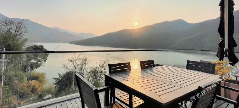 黄山知还云岫轻奢湖景度假民宿(太平湖风景区店)图片