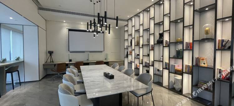 云漫轻居·Hotel(广州珠江新城潭村地铁站店)图片