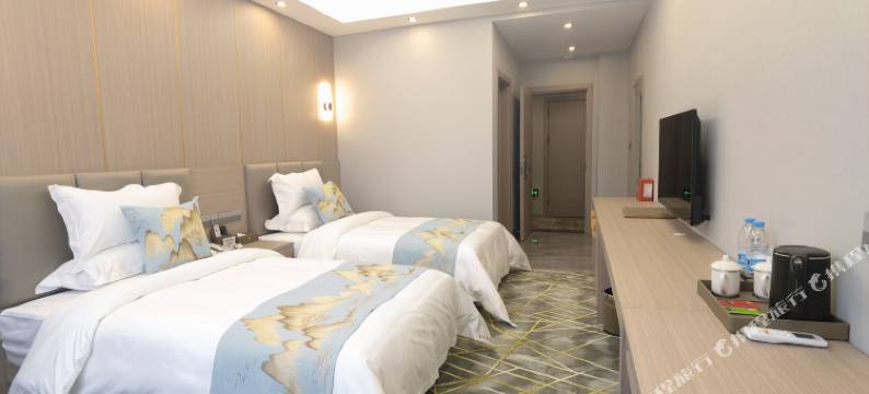 普安豪尊民族风情酒店图片