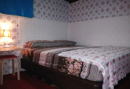 Memory Guesthouse JBHotel Overview