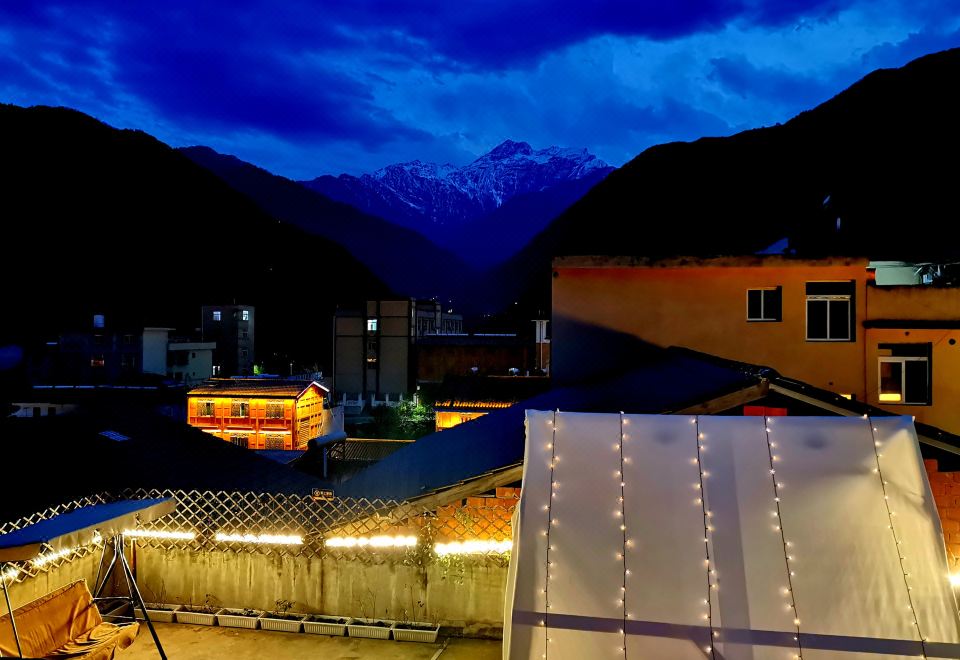 栖蔓精品客栈（磨西古镇海螺沟游客中心店）外景图