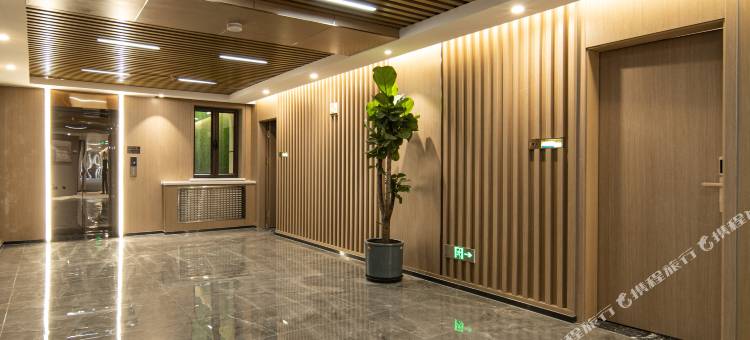 乌鲁木齐非繁云居酒店(红山公园南湖市民广场店)图片