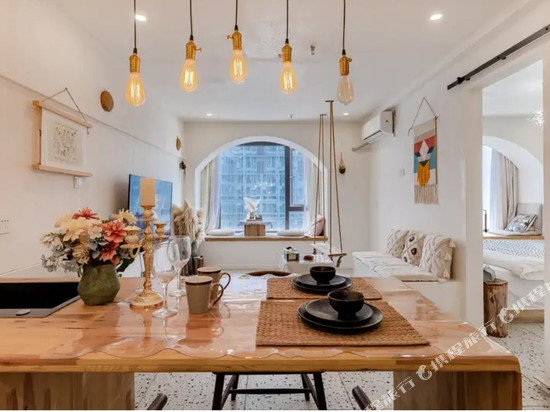 成都悦筑原创设计公寓(成都东站店)