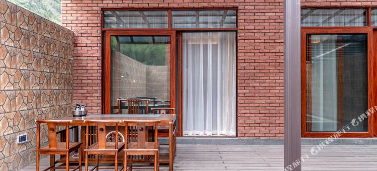 白玛岭温泉康养洒咧城图片