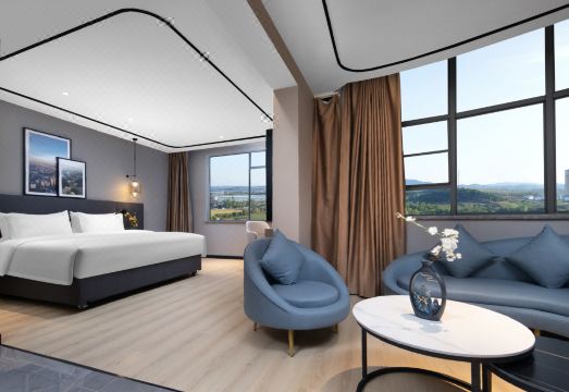 Country Inn & Suites by Radisson Hotel (Hong'an Jingji Kaifaqu) Hotel Overview