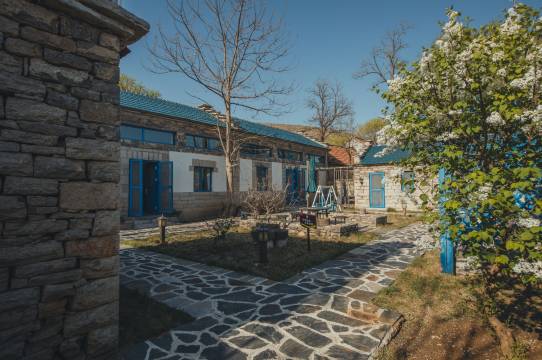 桃花源艺术宿集·石田居民宿