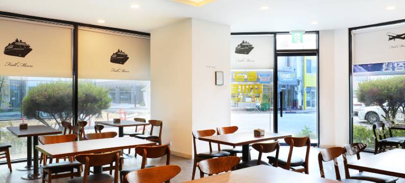 Full Moon酒店(Full Moon Hotel)图片