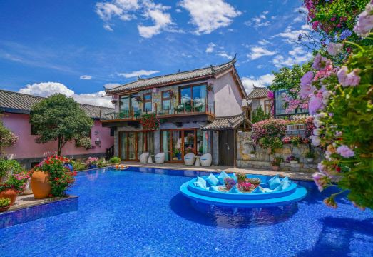 丽江松云壹号庭院外景图