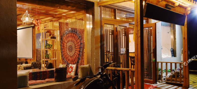 刚察雍吉梅朵酒店图片