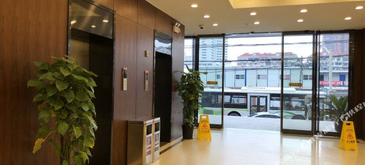 格美酒店(上海武宁曹杨路地铁站店)图片