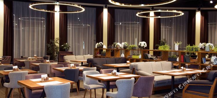 奥克提亚布瑞斯卡雅酒店(Oktiabrskaya Hotel)图片