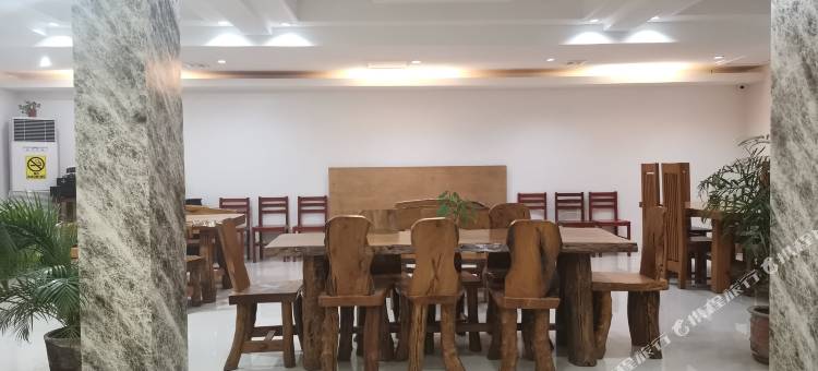 红门酒店加 @ 乔利戴斯酒店 努埃瓦埃西哈(RedDoorz Plus @ Jollydays Hotel Nueva Ecija)图片