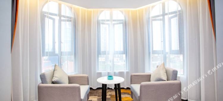 虔美·卡卡动漫酒店(龙南体育中心店)图片