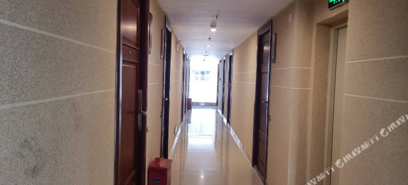 小象互联网民宿(南宁五象新区体育中心店)图片