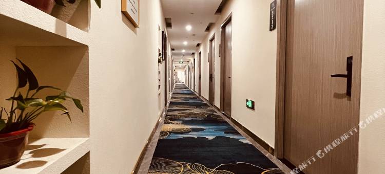 他她主题酒店图片