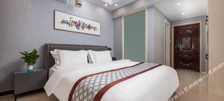 青巢观影酒店(天明财富广场店)图片