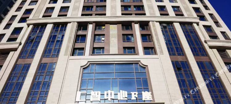 望岳轻呈酒店(哈尔滨西站城乡路地铁站店)图片
