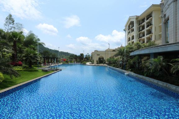 Country Garden Phoenix Hotel Yunfu Over view