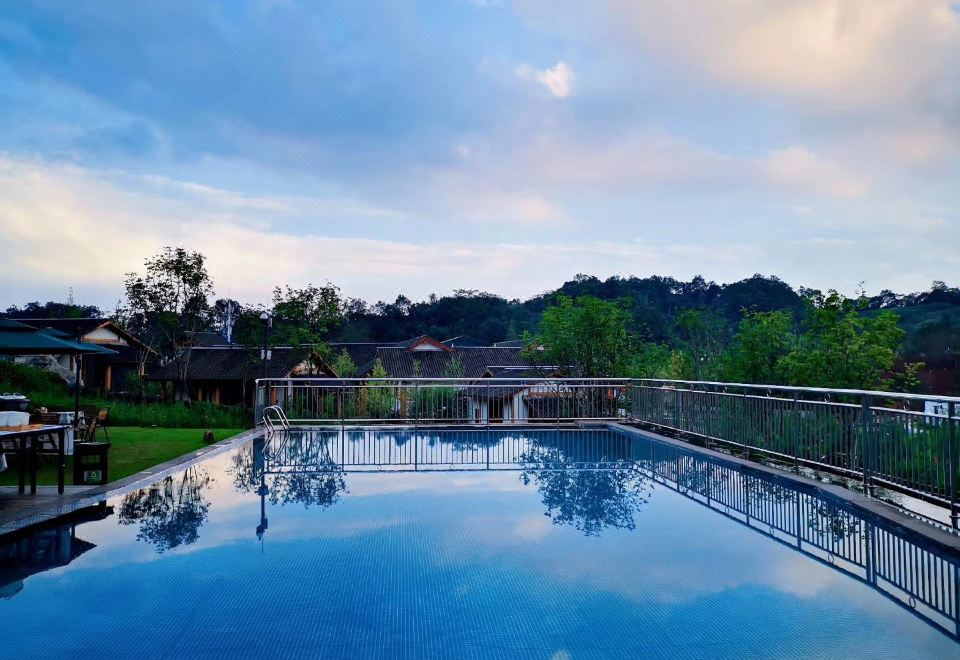 BLOSSOM STOCKADE YA'AN Hotel Overview