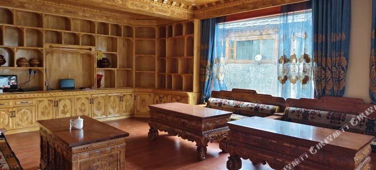 雪山云顶藏式民宿图片