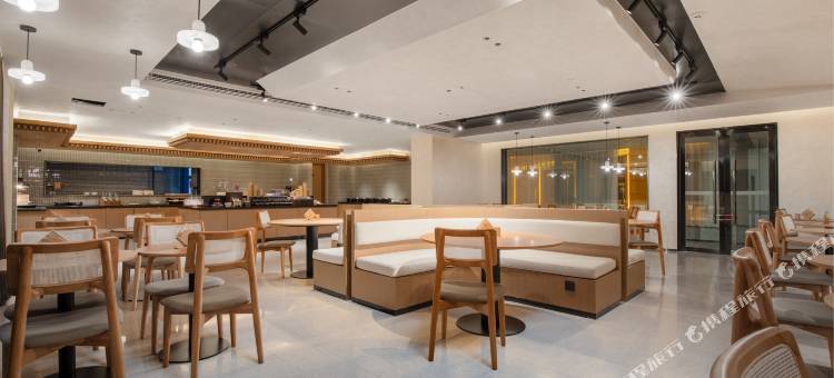 日喀则扎什伦布寺步行街亚朵酒店图片