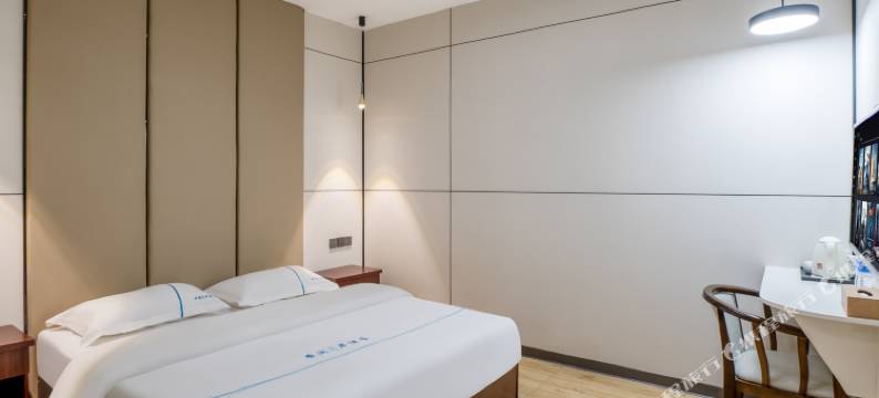 香澜水岸酒店(乐山高铁站世豪广场店)图片