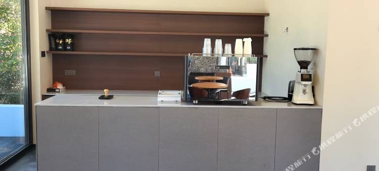 栖泉日咖夜酒精品民宿图片