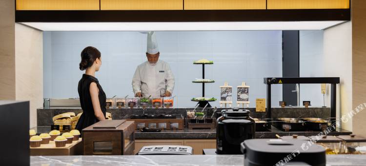 深圳龙华福城睿扬中心亚朵酒店图片