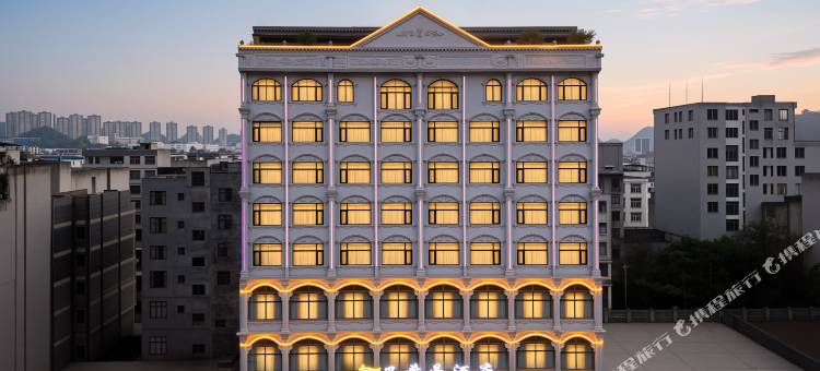 兴义巴希曼酒店(兴义民族师范学院店)图片