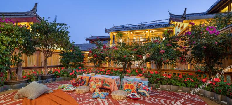 竹语·观古城全景设计师花园氢氧美宿(丽江古城店)图片