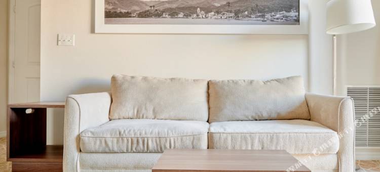 The Point by Edge图片