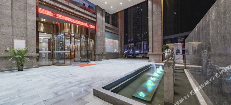 珑湾首府酒店(英山汤河夜市店)图片
