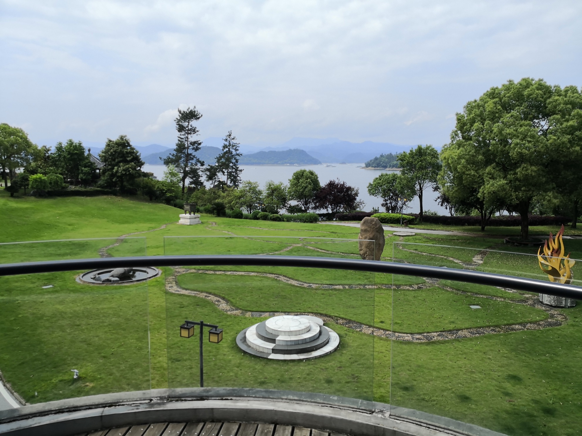 Tachee Island Holiday Hotel Over view