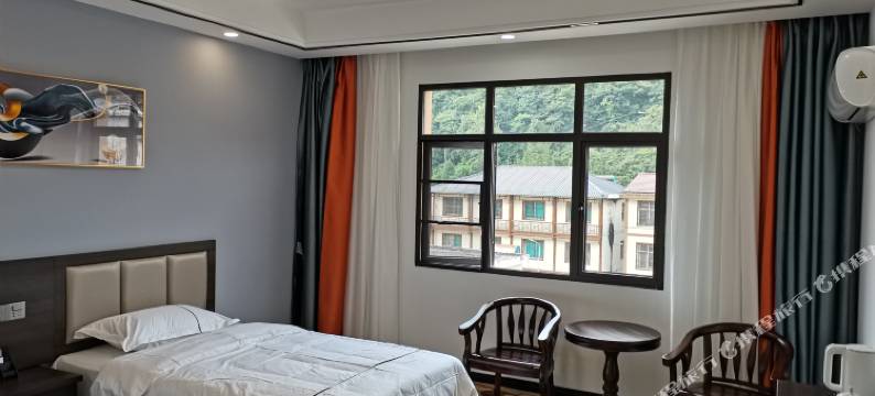 五峰苏煌酒店图片