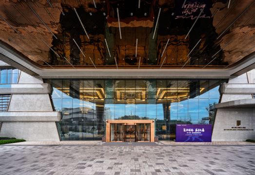 JIN YUN JIN JIANG INTERNATIONAL HOTELHotel Overview