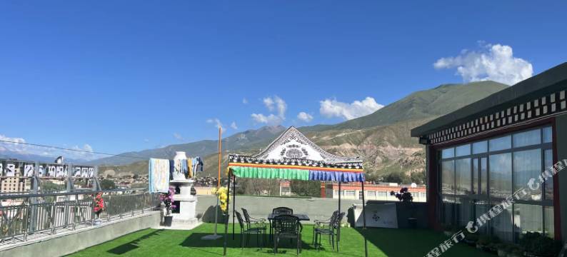 石渠雍培青稞酒店图片